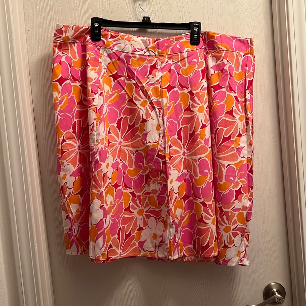 NWT St Johns Bay Woman Floral skirt size 24